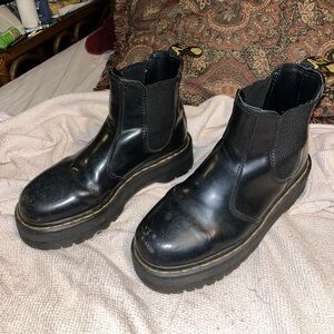 2976 Smooth Leather Platform Chelsea Boots